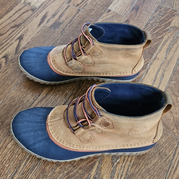 Sorel Out N About Boots Size 8 - Picture 3 of 6